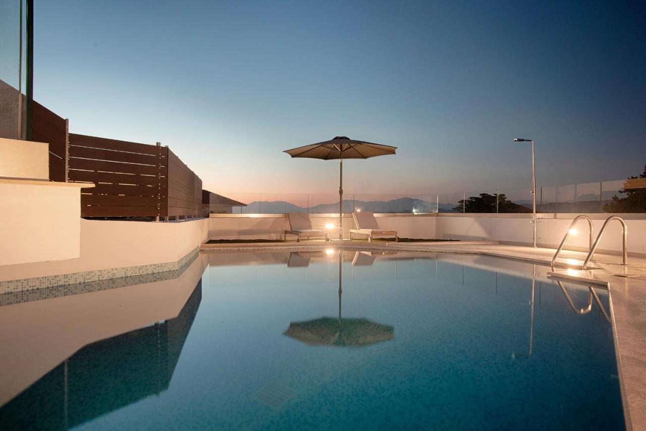 Serenity Villa Corinth 外观 照片